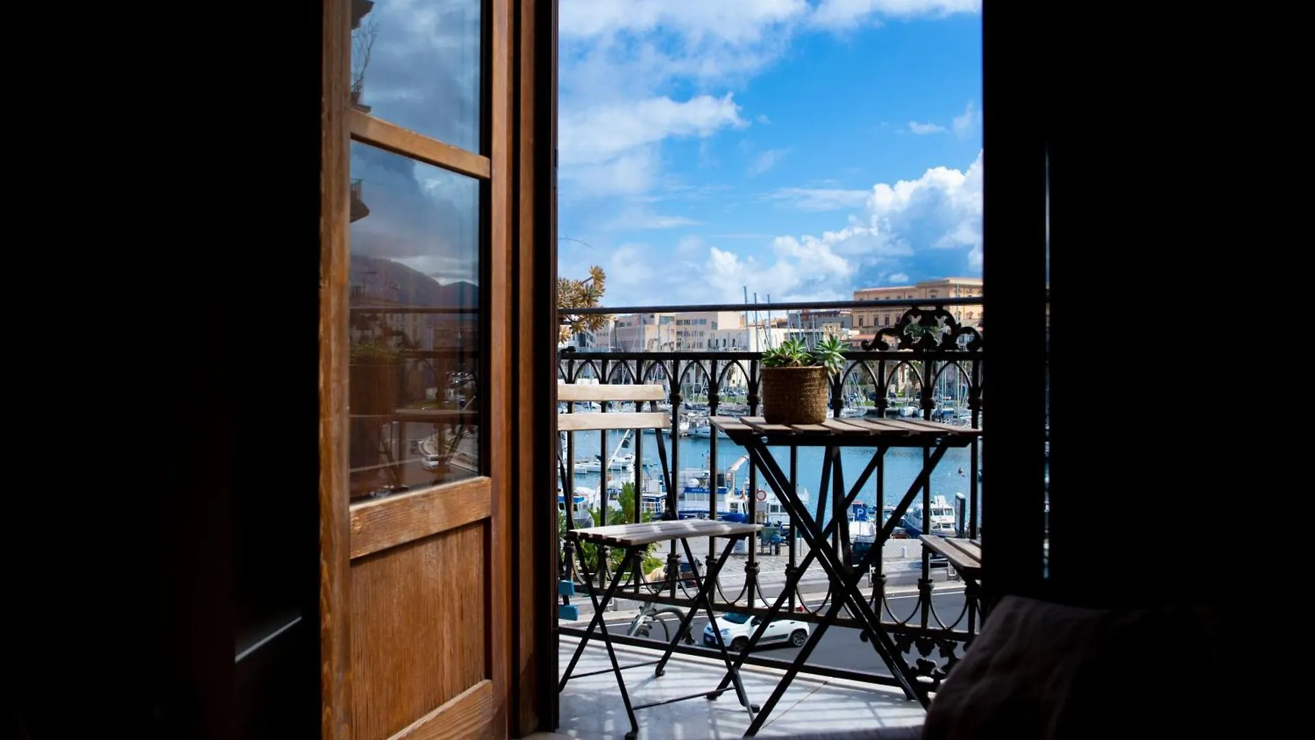 Vela House Charming Front Of Sea Apartment Palermo 0*,  Italy